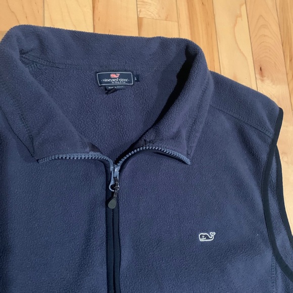 Men’s Vineyard Vines Vest - Picture 2 of 3